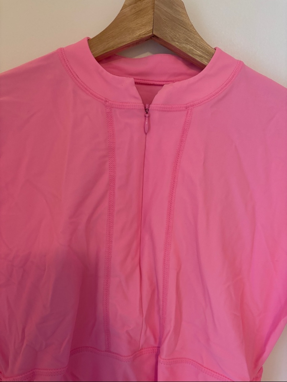Tesla Women's Long Sleeve Pink Zip-Front Cinch Swim Top - Picture 7 of 9